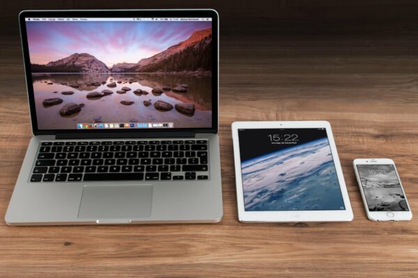Wireless Presentation system - mobile devices on a table